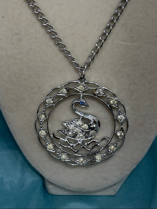 Sarah Coventry Jewelry - Vintage 1970’s Swan Lake Sarah Coventry Rhinestone necklace